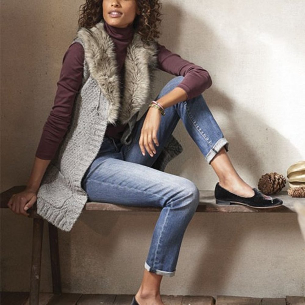 Cozy Faux-Fur Collar Cable Knit Vest - Gray
